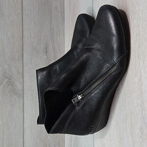 Taos Wome Hideaway Ankle Leather Boots Shoes Sz 9